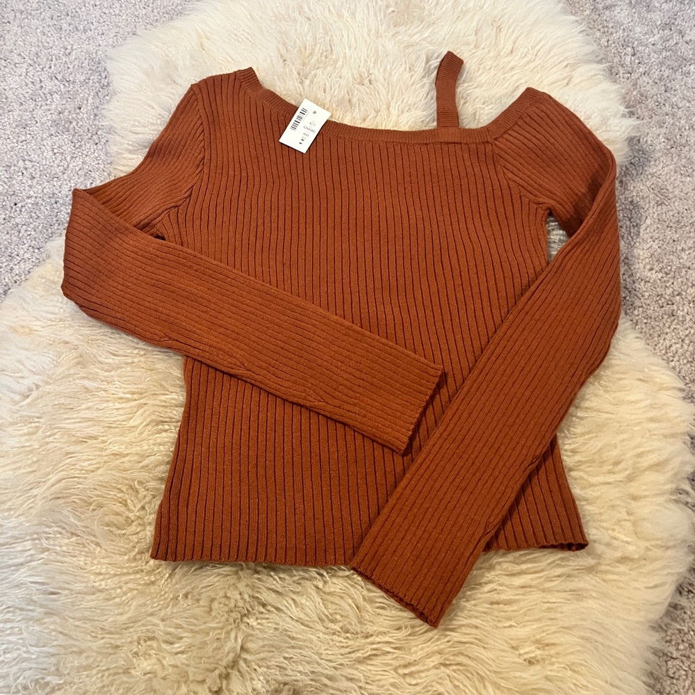 Aeropostale off-shoulder long sleeveve